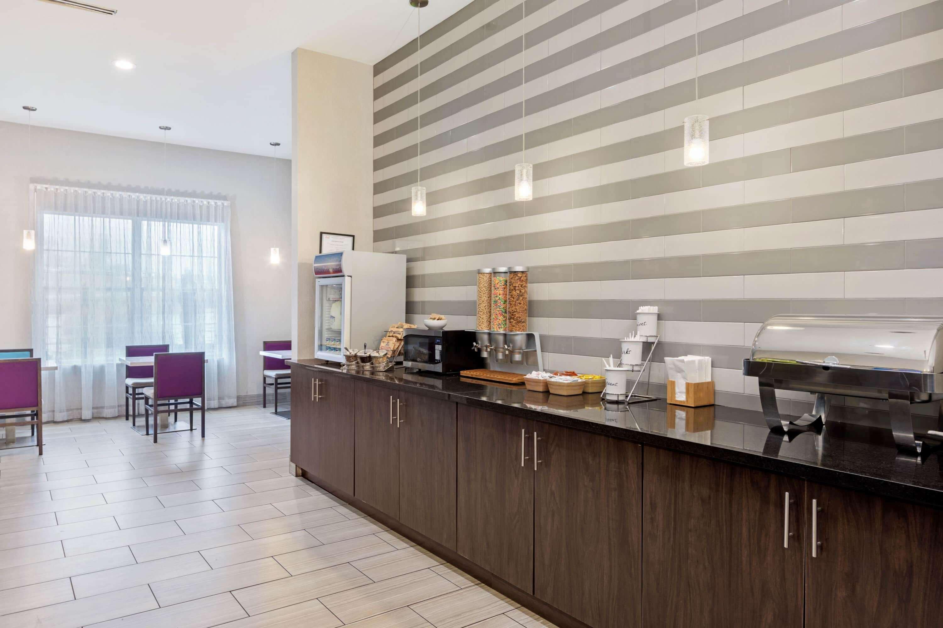 La Quinta By Wyndham Forsyth Hotel Eksteriør billede