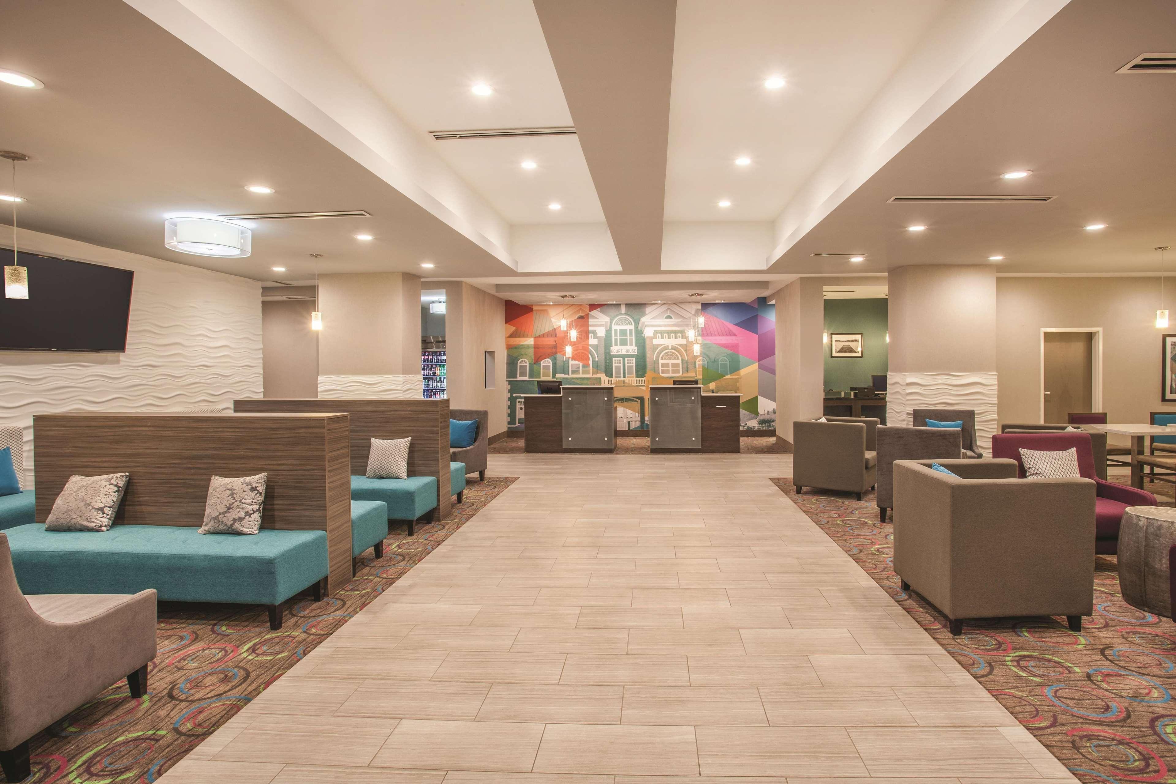 La Quinta By Wyndham Forsyth Hotel Eksteriør billede